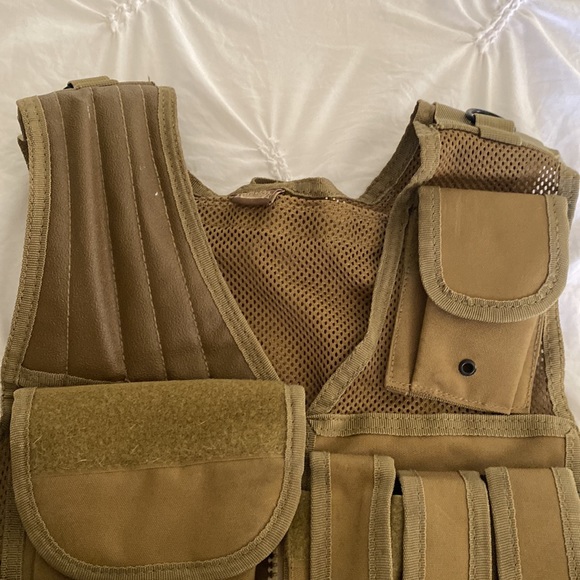 Red Rock Tactical vest - Picture 11 of 12